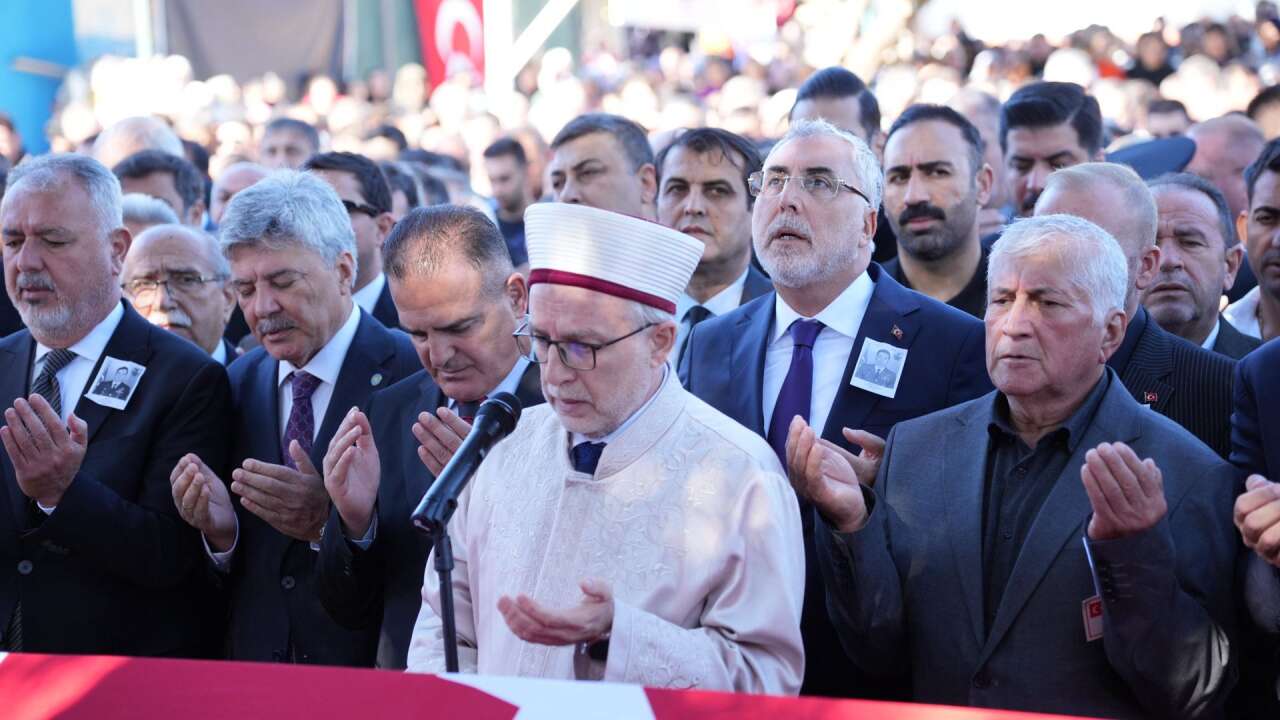 Fotoğrafını Babası Taşıdı: Milas Şehidini Gözyaşlarıyla Uğurladı 5
